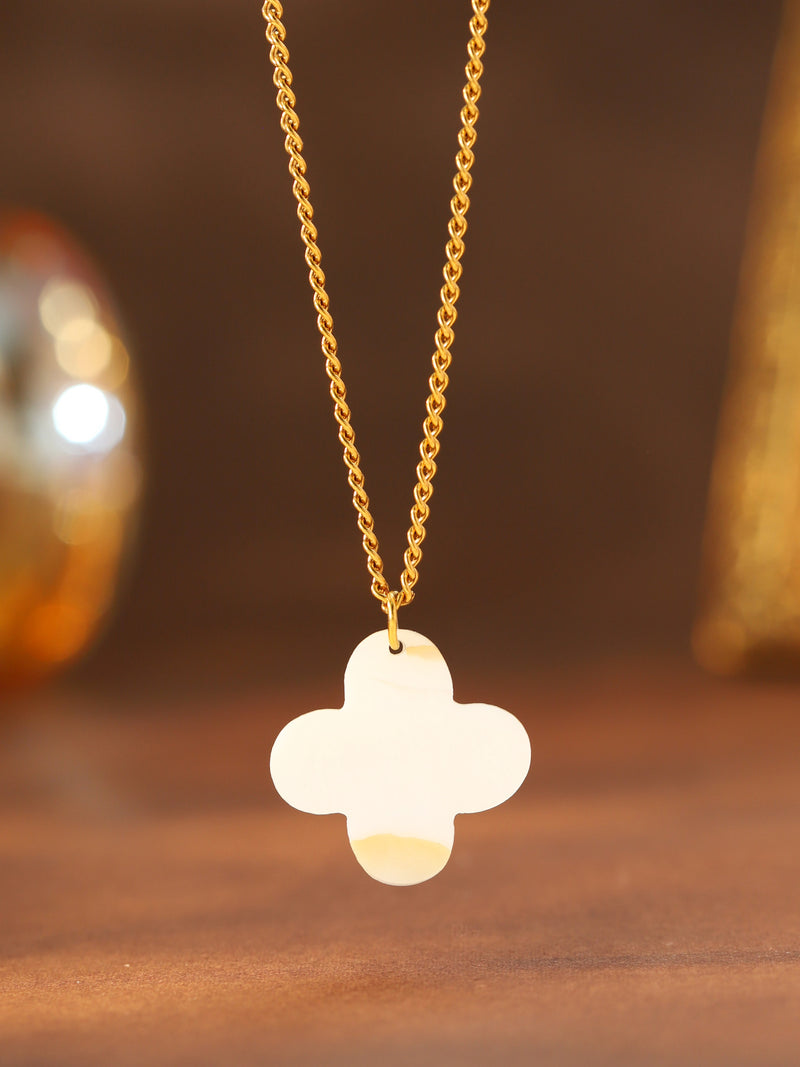 Four-Petal Clover Pendant Necklace - image 3