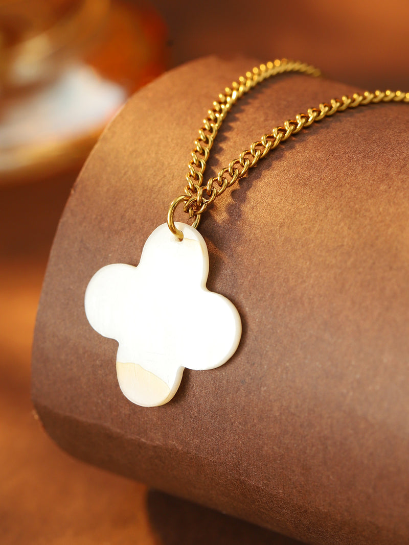 Four-Petal Clover Pendant Necklace - image 6